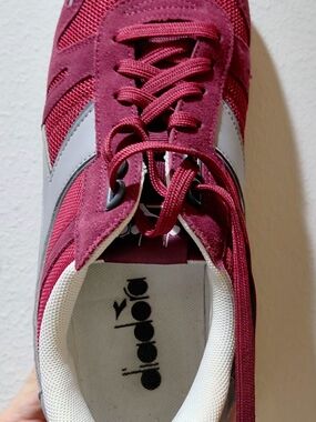 Diadora Mens Burgundy and Gray Athletic Sneaker 11